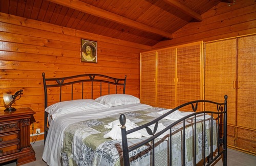 San Giorgio-Librino-San Giuseppe la Rena-Zia Lisa-Villaggio Sant'Agata Chalet De Ski | Chalet 'Vaccarizzo Beach Garden' with Private Terrace, Wi-Fi and Air Conditioning