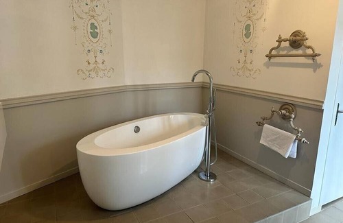 Pont-du-Chateau Autre | Suite Royale au Château du Serpolet