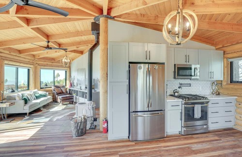 Mount Lemmon Cabine | Cabin w/Views, 3 Mi to Mount Lemmon Ski Valley!