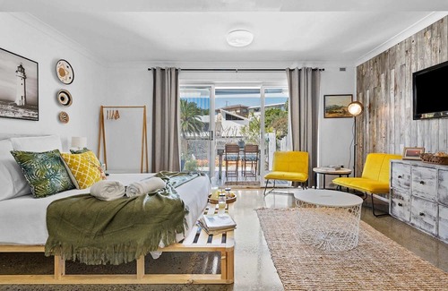 Forresters Beach Maison | Beachside Bliss - Forresters Beach