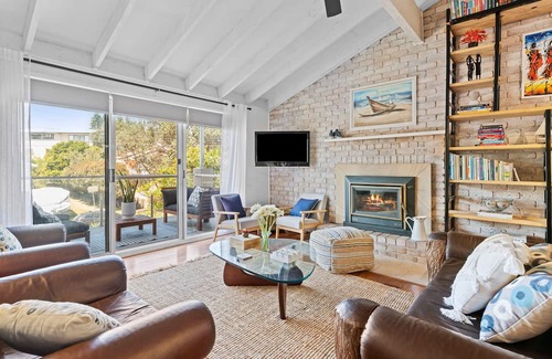 Forresters Beach Maison | Beachside Bliss - Forresters Beach