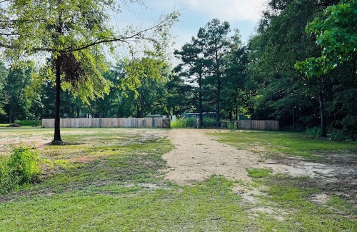 Grady Location De VR | Enjoy the peaceful country scenery and the serenity of being one with nature!