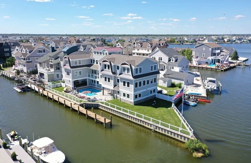 Mantoloking Maison | JUNE RENTAL - New Construction Home On Bay - Minutes From Beach!