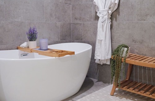 Oak Harbor Maison | Modern Guest Suite w/Panoramic Water and Mountain Views, Walk-in Shower and Tub