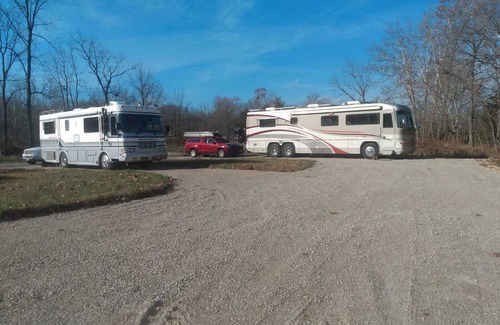 Macomb Location De VR | RV sites with river access.