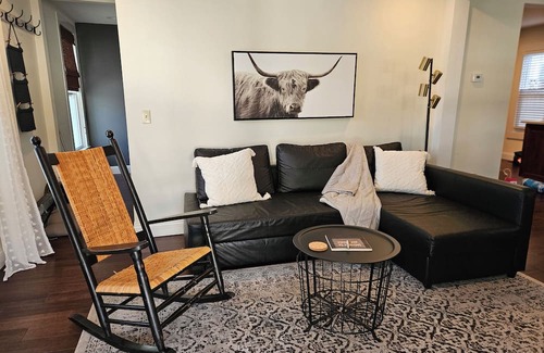 Newburgh Maison | Rivertown Haven walk to historic downtown Newburgh and the OHIO river