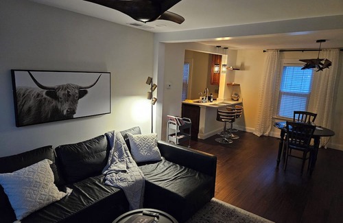 Newburgh Maison | Rivertown Haven walk to historic downtown Newburgh and the OHIO river