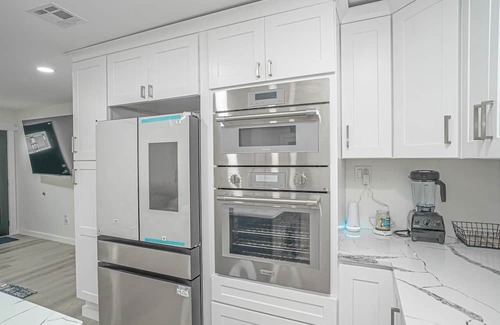 Somers Point Maison | Luxury home minutes from Ocean City, Margate, Cape May and Atlantic City.