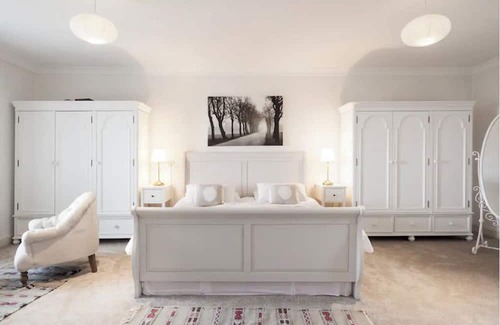 Greystones Maison | GREYSTONES Beautiful house looking at the Ocean and beside beaches.