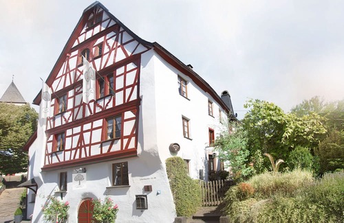Bullay Maison | Vacation home for 15 guests with 280m² in Bullay (264900)