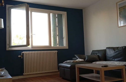 Carrieres-sous-Poissy Appartement | The People of Grass Flat