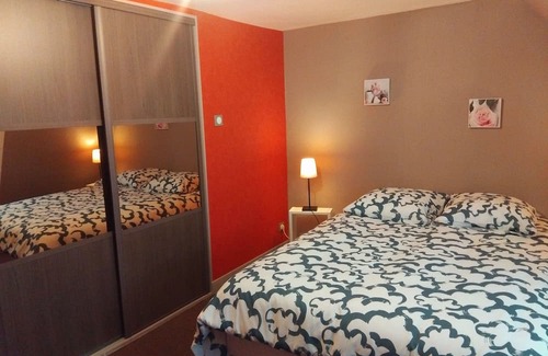 Huelgoat Appartement | Le Nid du Centre, apartment in the heart of Huelgoat, all within walking distance