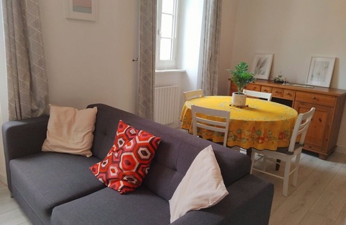 Huelgoat Appartement | Le Nid du Centre, apartment in the heart of Huelgoat, all within walking distance