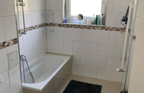 Niederursel Copropriété | Moderne und Komfortable Zimmer - Neue Möbel und Orthopedischen Bett.