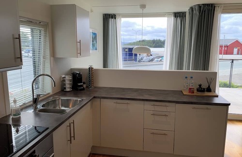 Strand Municipality Appartement | Flott Leilighet Midt i Havna på Jørpeland! 12min fra Preikestolen Parkeringen