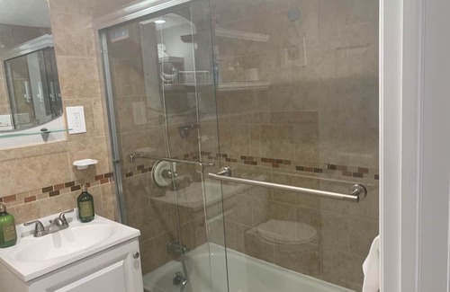 Rochdale Appartement | NYC Paradise POOL Oasis Summer Getaway
