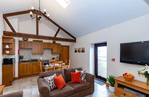 Loxton Maison | Pass the Keys | Somerset Two Bedroom South Hill Cottage