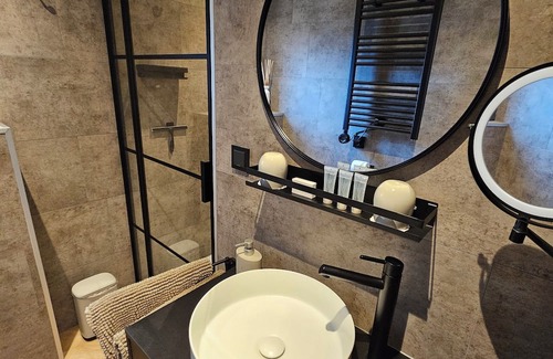 Bergen op Zoom Chalet De Ski | Luxe en Modern Chalet Midden in de Natuur