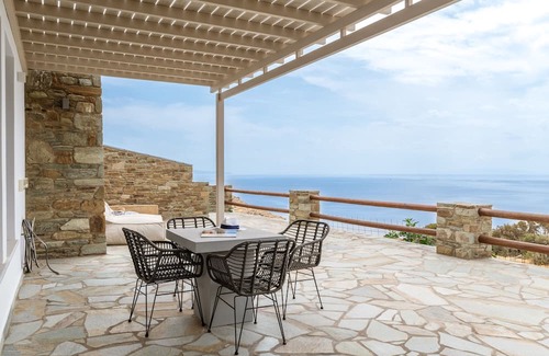 Kato Aprovatou Appartement | Apartment 'Captain's Koutsi Suite' with Private Terrace, Wi-Fi and Air Conditioning