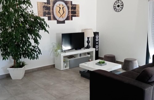 Malvies Maison | Villa Climatisée au Milieu des Vignes Avec son spa