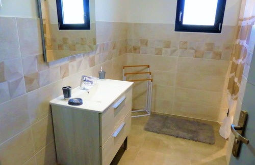 Malvies Maison | Villa Climatisée au Milieu des Vignes Avec son spa