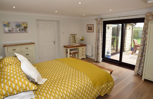 Stanton Drew Appartement | Private Guest Suite Chew Valley. King Bed near Bath, Bristol, Wells & Cheddar