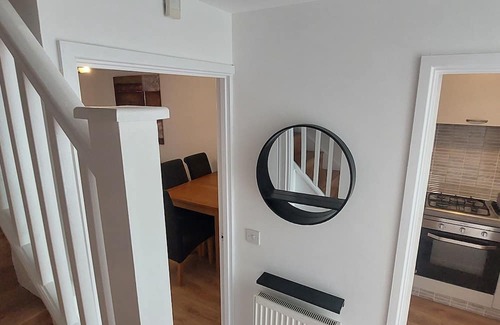 Acresford Maison | Beautiful 2-Bed House in Coventry