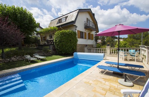 Santa Rosa Villa | Private paradise - hop, skip or jump to Barcelona!
