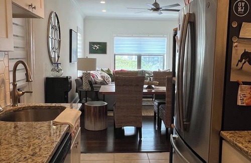 Asbury Park Copropriété | NEW IN 2024! Renovated 2 Bedroom Condo with Beach View — Read Description!