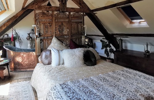 Langourla Maison | Holiday Home 'Le Cocon' with Private Terrace, Wi-Fi and Air Conditioning