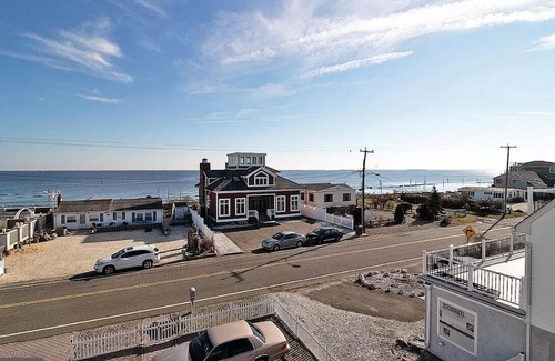 Forked River Copropriété | Charming Bayfront Condo