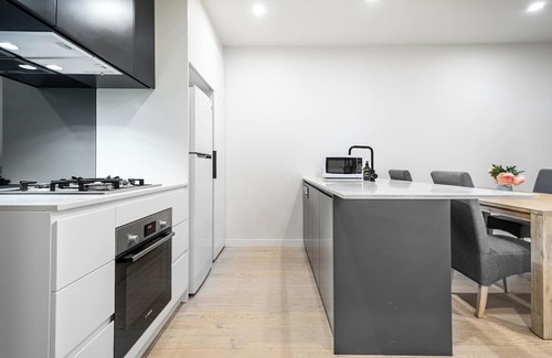 Footscray Appartement | This apartment is a 2 bedroom(s), 2 bathrooms, located in Footscray, VIC.