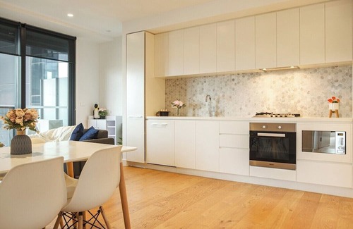 Box Hill Appartement | This apartment is a 2 bedroom(s), 1 bathrooms, located in Box Hill South, VIC.
