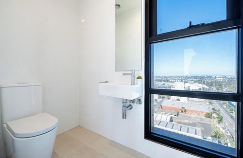 Maribyrnong Appartement | This apartment is a 2 bedroom(s), 2.5 bathrooms, located in Maribynong, VIC.