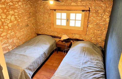 Monflanquin Maison | Holiday Home 'Gite Triguedina 6 Personnes Piscine' with Private Pool, Private Terrace and Wi-Fi