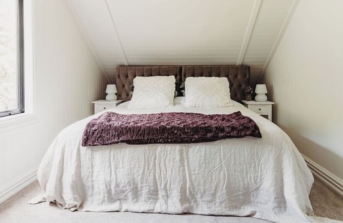 Warkworth Cabine | Hot Tub overlooking a waterfall, near beaches, vineyards, Matakana, Brick Bay