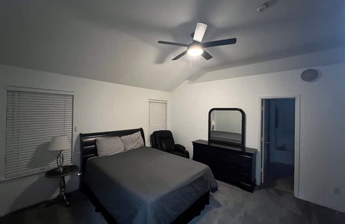 Mesquite Maison | Cozy home in Mesquite. Within walking distance from Mesquite Rodeo.