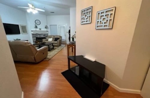 Mesquite Maison | Cozy home in Mesquite. Within walking distance from Mesquite Rodeo.
