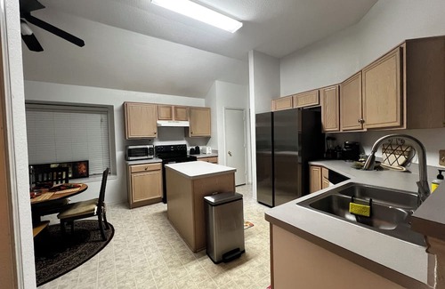 Mesquite Maison | Cozy home in Mesquite. Within walking distance from Mesquite Rodeo.