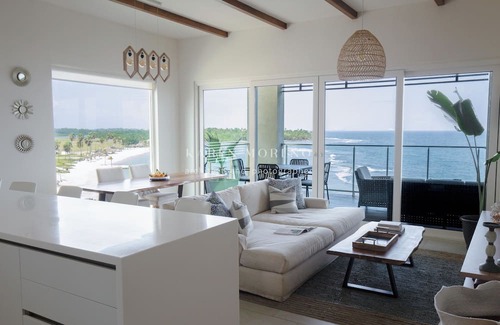Maria Chiquita Appartement | Unmatched Ocean View & Designer Finishes: Your Stylish Escape Awaits!