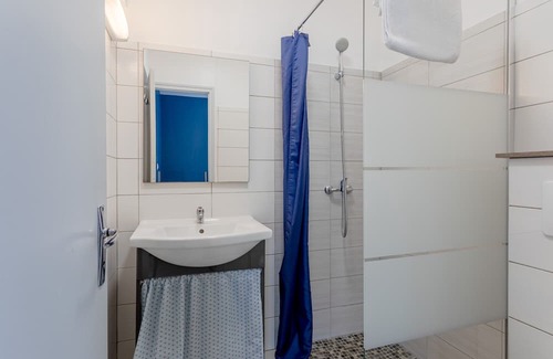 Mache Maison | Holiday Home '2 - Maison T3 Confort' with Shared Pool, Private Terrace and Shared Garden
