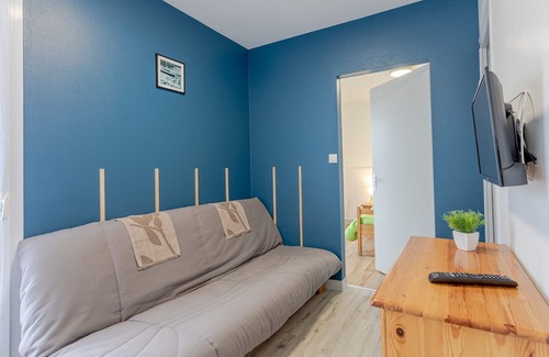 Mache Maison | Holiday Home '2 - Maison T3 Confort' with Shared Pool, Private Terrace and Shared Garden