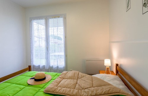 Mache Maison | Holiday Home '2 - Maison T3 Confort' with Shared Pool, Private Terrace and Shared Garden