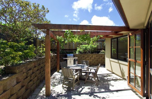 Petone Maison | Warm, Modern, Child-friendly - Lower Hutt Escape