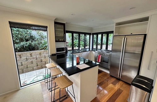 Petone Maison | Warm, Modern, Child-friendly - Lower Hutt Escape