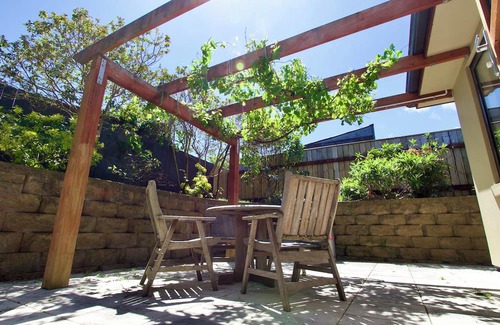 Petone Maison | Warm, Modern, Child-friendly - Lower Hutt Escape