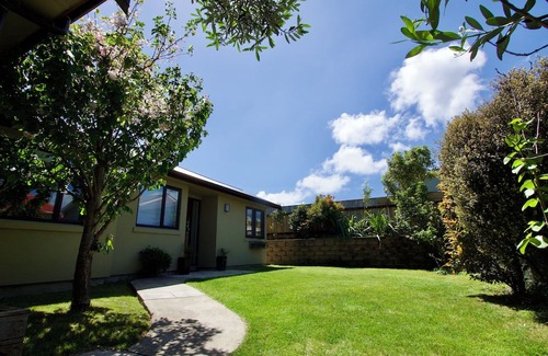 Petone Maison | Warm, Modern, Child-friendly - Lower Hutt Escape