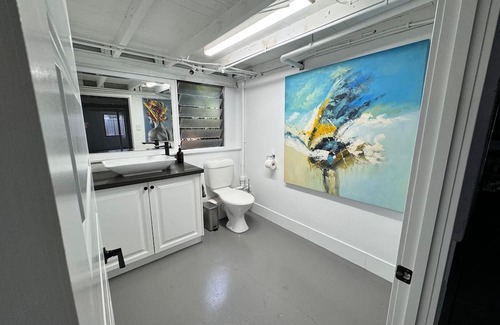 Hendra Maison | 2 Private Bdrms in Brisbane House, Pool & Parking