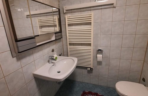 Rohrdorf Appartement | Meli's Gästezimmer - Ferienwohnung - Wohnen mit 2 Katzen
