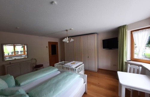 Rohrdorf Appartement | Meli's Gästezimmer - Ferienwohnung - Wohnen mit 2 Katzen
